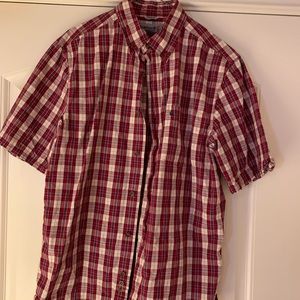 Mens Relaxed Fit Carhartt Short Sleeve button down shirt. (Medium).